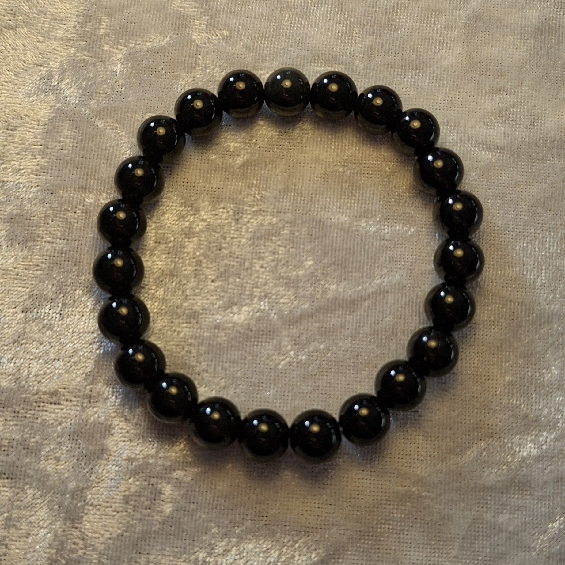 Diverse handgemaakte armbanden van echte edelstenen (pagina is nog in de maak!)