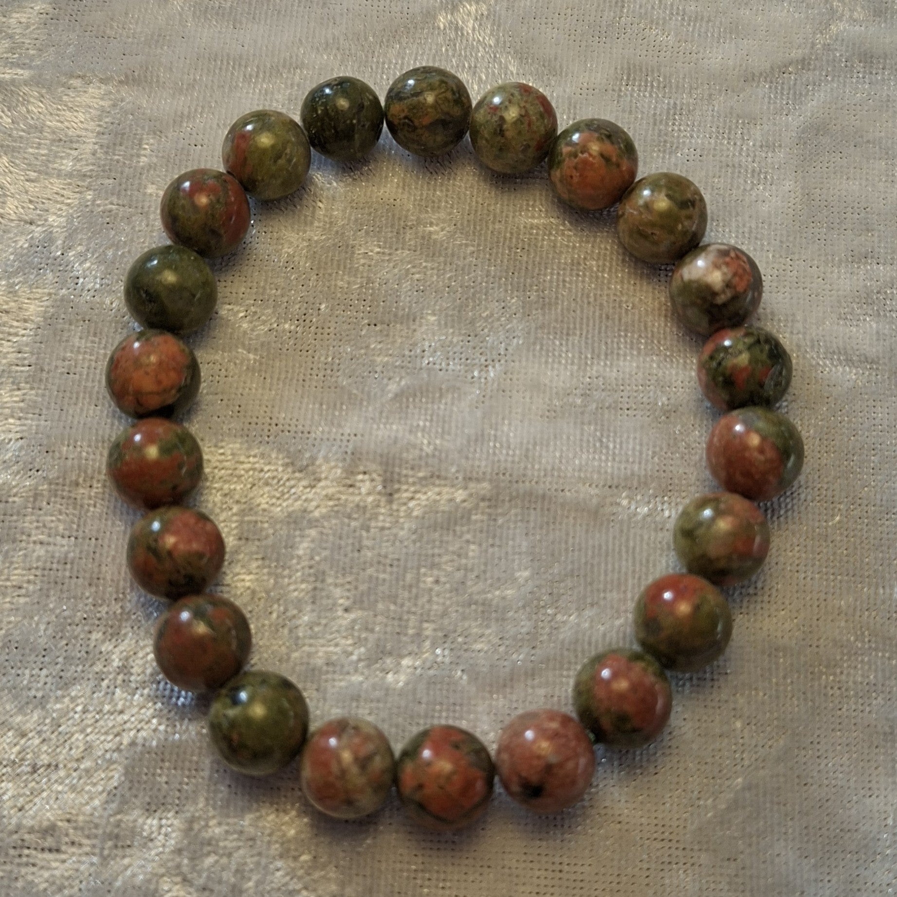 Diverse handgemaakte armbanden van echte edelstenen (pagina is nog in de maak!)