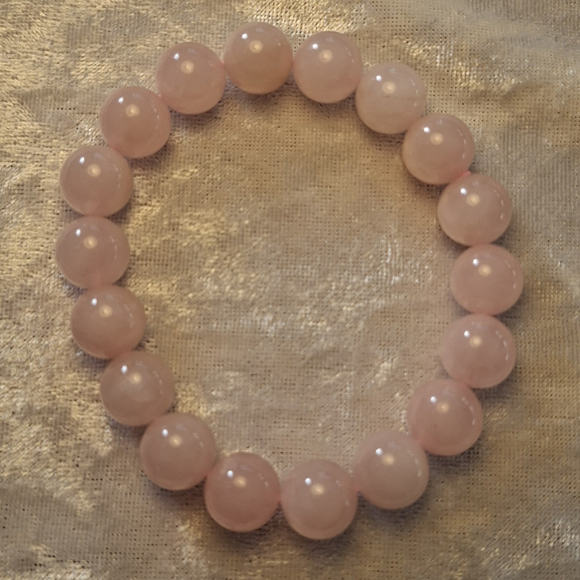 Diverse handgemaakte armbanden van echte edelstenen (pagina is nog in de maak!)