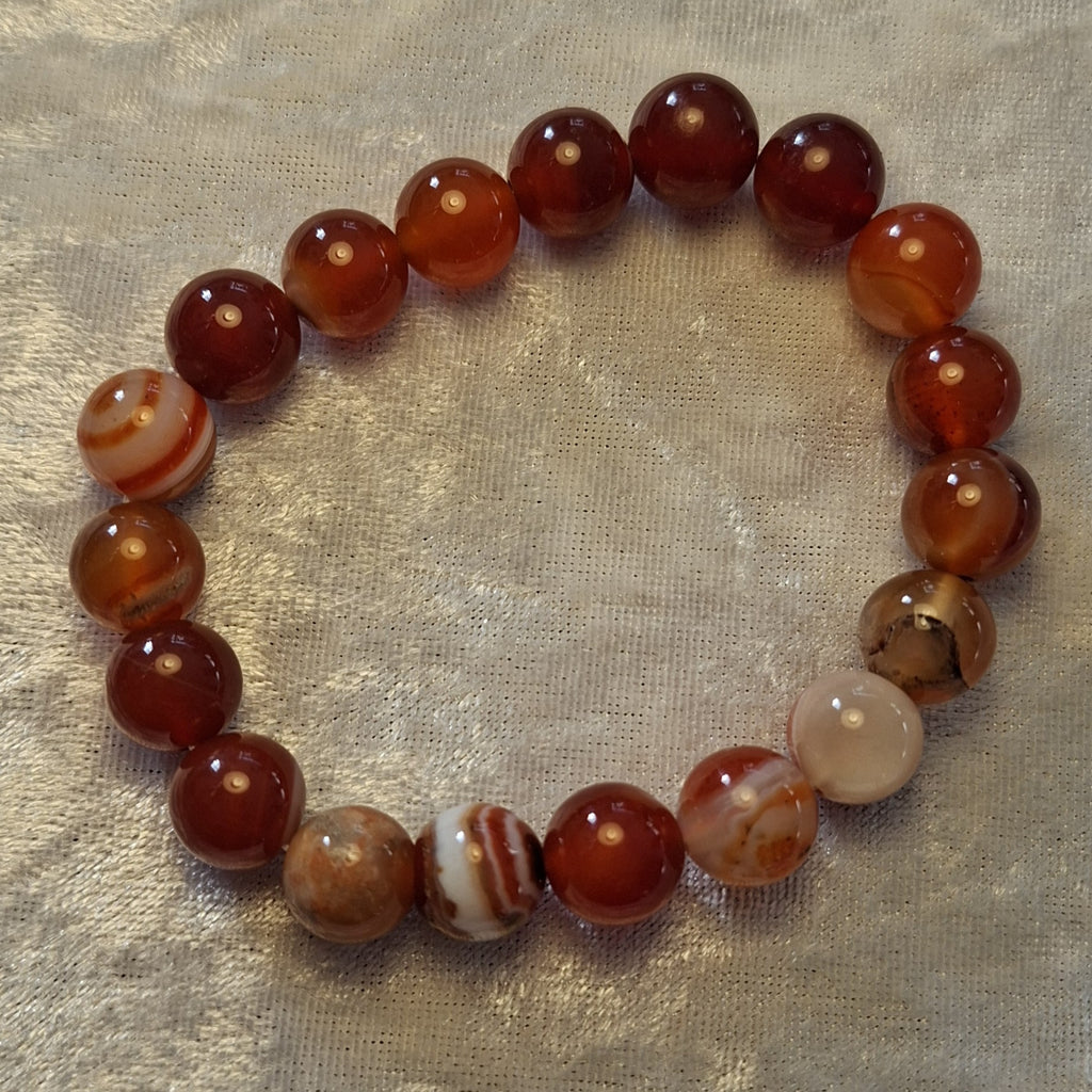 Diverse handgemaakte armbanden van echte edelstenen (pagina is nog in de maak!)