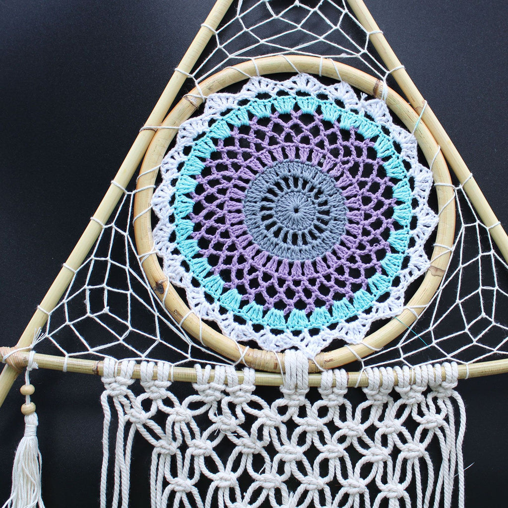 Protection Dream Cather - Lrg Macrame Pyramid White/Turquoise